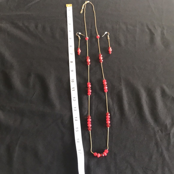 Vintage Gold tone Necklace & Earrings with Dark Coral / Pink Beads - Picture 5 of 7